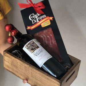 Spain Box - Vino tinto Puerto Nuevo y Jamón Serrano